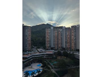 APARTAMENTO EN VENTA LOMA DE LOS BERNAL