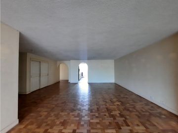 APARTAMENTO EN ARRIENDO CENTRO LA PLAYA 157M2