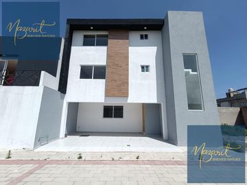 Casa en venta con tres recamaras y roof garden en La...