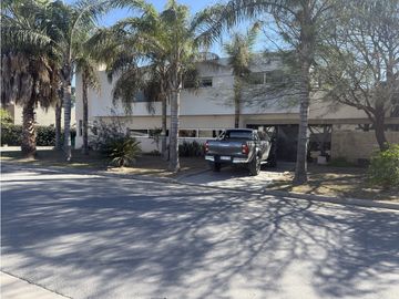 VENDO EN JARDIN INGLES VALLE ESCONDIDO CASA 3 DORMITORIOS