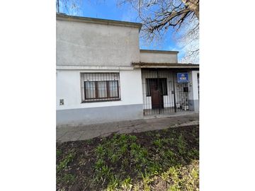 Chalet de 3 ambietes en bernardino rivadavia