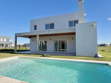 Casa en Alquiler en San Simon Canning