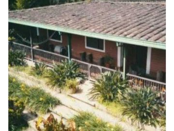 VENDO CASA CAMPESTRE EN LA ESTRELLA ANTIOQUIA
