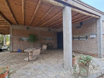 CASA, PISCINA Y QUINCHO EN TERRENO DE 2 HECTAREAS