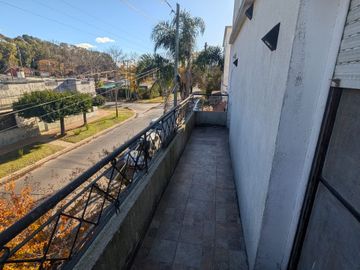 VENTA PH EN HUDSON. A 200 metros de la Estación