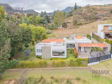 Casa de una sola planta en Venta Challuabamba.