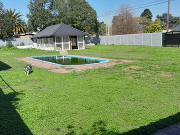 CASA 5 AMBIENTES VENTA LONGCHAMPS PISCINA FINANCIA