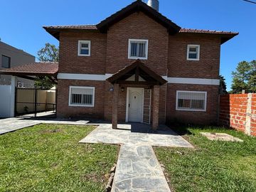 CHALET 6 AMBIENTES 537 M2, BARRIO SOL AZTECA, LA REJA...
