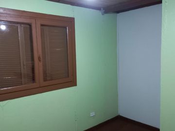 GUIDEK STASIUK PROPIEDADES VENDE CASA SOBRE AVENIDA...