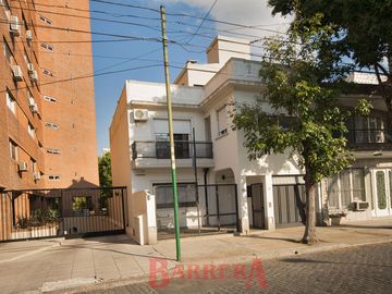 Av. De los Incas al 3800, Casa 280 m2 cubiertos sobre...