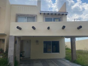 CASA EN VENTA LAS MORAS FACC. LA RIOJA