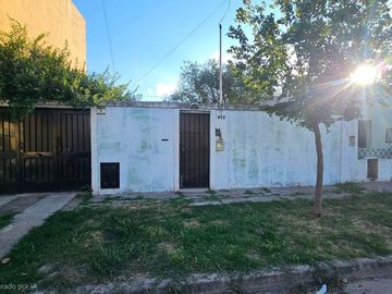 VENTA CASA 2 DORMITORIOS + COCHERA