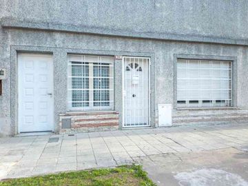 VENTA CASA 3 AMBIENTES PATIO LANUS ESTE
