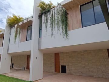Casa en venta en Temozon Norte 36