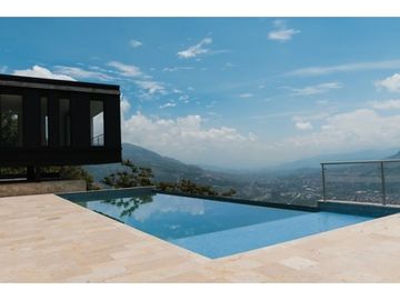 Casa de Lujo Nueva con Vistas Panorámicas al Valle