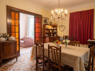 Venta de gran CASONA antigua, en barrio residencial en...