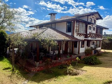 CASA CON 3000 MTS DE TERRENO EN VENTA, PIFO