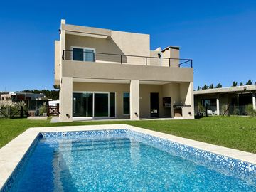 Casa en Venta Barrio San Felipe Canning