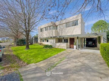 VENTA | PERMUTA - Casa 3 dormitorios con galería y...