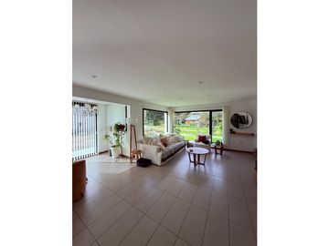 VENTA / CASA 4 y 1/2 AMBIENTES / SIERRA DE LOS PADRES