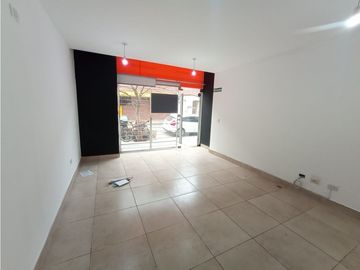 LOCAL COMERCIAL - PLANTA LIBRE - BAÑO - CASEROS N° 826 -...
