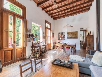 VENTA CASA 5 AMB CON PILETA EN FLORES