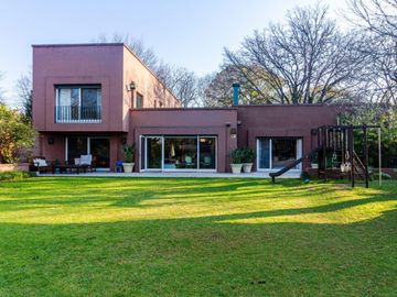 Casa en  Barrio Jockey Golf - Lomas de San Isidro