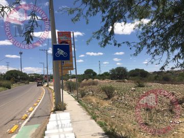 Terreno comercial en Renta, al Oriente, zona de...