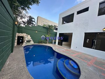 SE ALQUILA MODERNA CASA DE ESTRENO SECTOR UESS 4 DORMT...