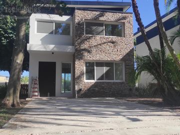 Casa en venta en complejo cerrado Villa Elvira - Pacheco