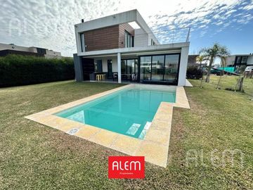 Casa en alquiler en Terralagos Canning