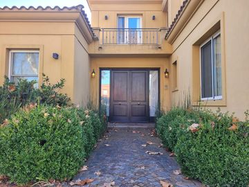 Ayres del Pilar | Venta | Retasada - Interesante casa de...