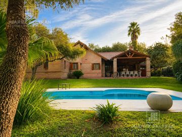 Casa en Venta-4 Dormitorios-LOMAS DE LA CAROLINA