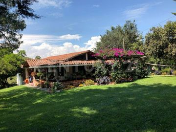 VENTA DE FINCA CON CASA CAMPESINA EN MARINILLA