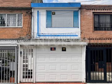 CASA EN VENTA USO MIXTO, HABITACIONAL COMERCIAL, BARRIO...