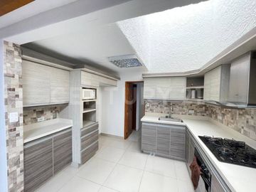 VENDO CASA UNIDAD CERRADA ENVIGADO