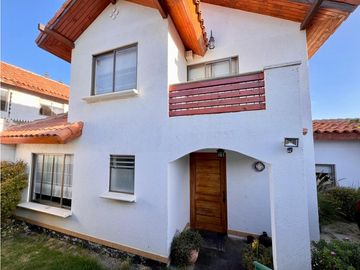 Hermosa casa en venta en Viña del Mar Alto