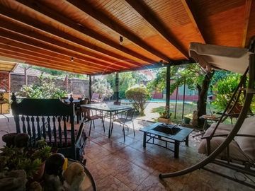 Hermosa Casa  en Macul
