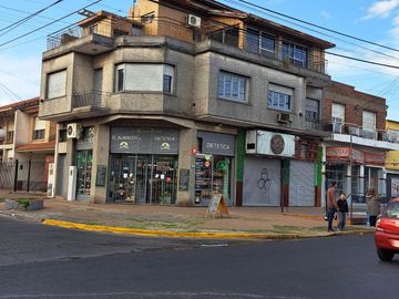 EXCELENTE OPORTUNIDAD Casa 6 Ambientes - Rodolfo Lopez-...