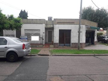 CASA EN  VENTA 3 AMBIENTES EN QUILMES