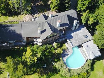 Espectacular casa en Arelauquen con Pileta climatizada y...