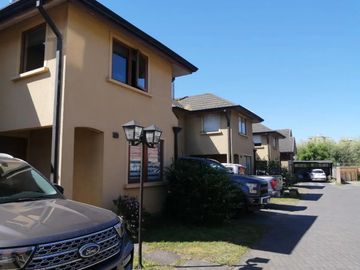 Vende Casa en Avda. Parque San Pedro del Valle