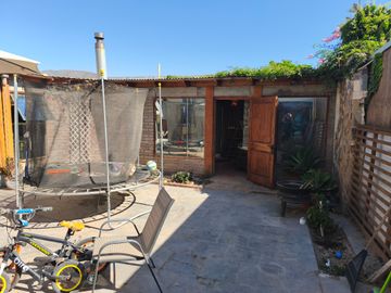 VENDO CASA AMPLIA SECTOR HUANHUALI LA SERENA