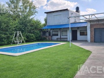 Venta - Casa con pileta - General Lagos