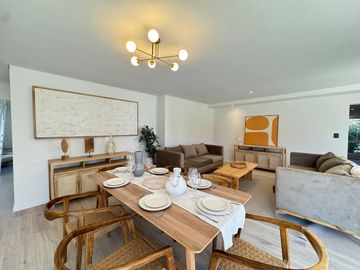 VENTA: casa de 3 dormitorios con pileta. Funes Hills,...