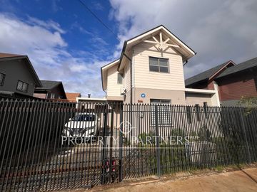 Linda casa en Parque San Valentín