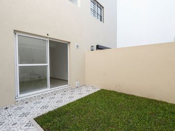 PH 4 AMB EN PB PATIO Y TERRAZA V. SARSFIELD