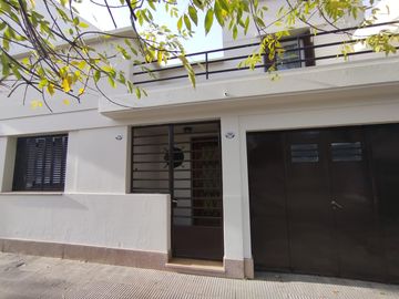 VENTA Casa céntrica 3/4 dormitorios ideal para...