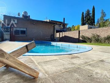 Venta Casa Pueblo Esther 3 dormitorios cochera pileta y...