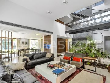 Casa en Venta de 5 dormitorios en Vicente López. Gran...